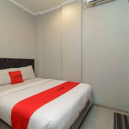 RedDoorz Plus near Radio Dalam 3 Giacarta Esterno foto