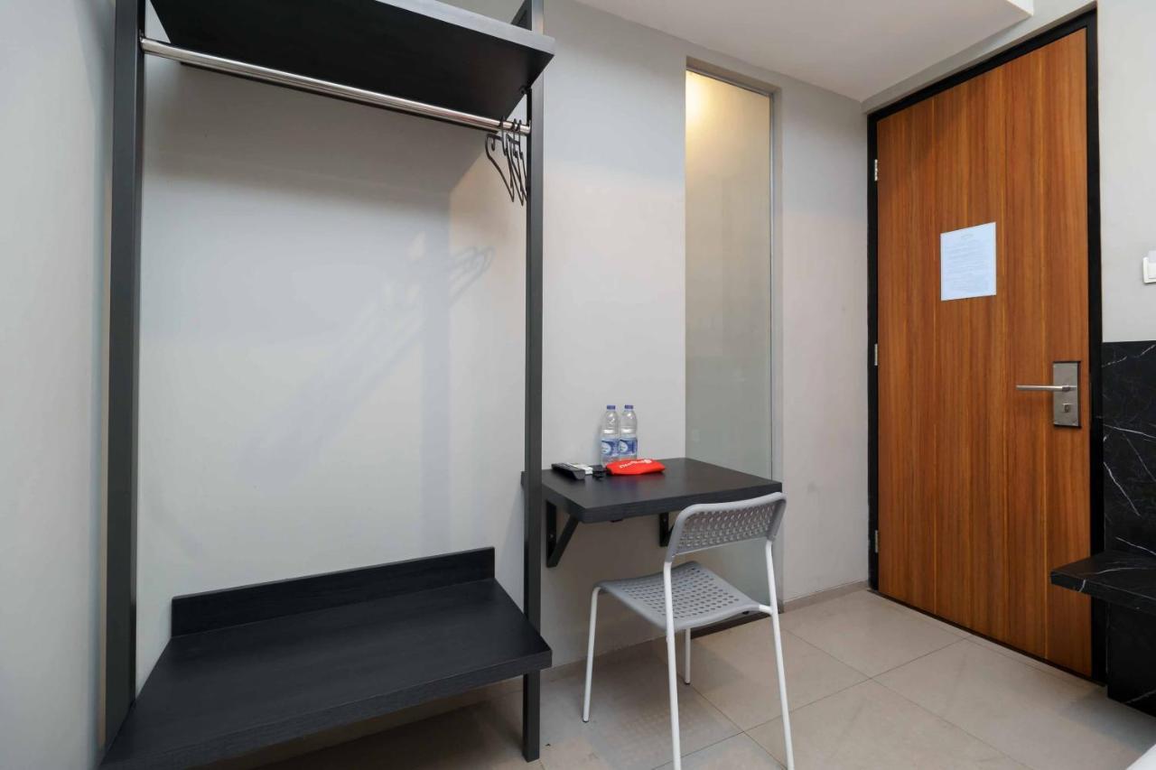 RedDoorz Plus near Radio Dalam 3 Giacarta Esterno foto